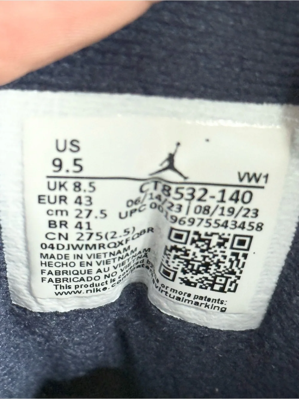 AUTHENTIC Jordan 3 Retro Midnight Navy size 9.5 CT8532-140 2023 PRE-OWNED